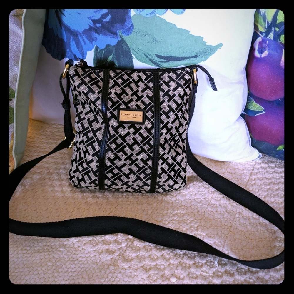 Tommy Hilfiger cross shoulder bag Purse